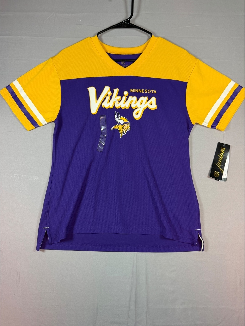 NFL Minnesota Vikings Juniors Collection V-Neck T-Shirt Size L (11/13)